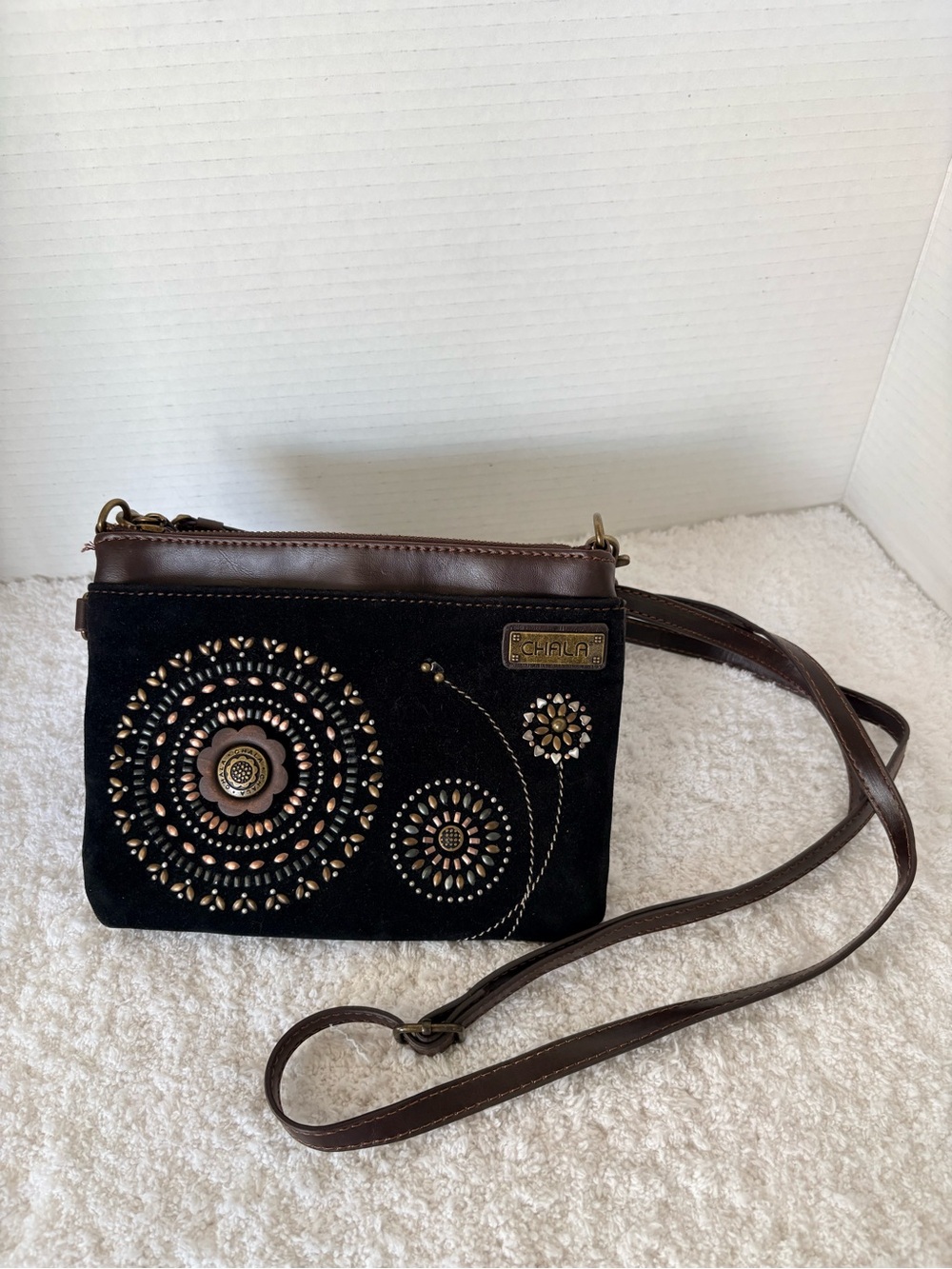 Chala Starburst Dazzled Mini
Crossbody Black/Brown Purse With Adjustable Strap
